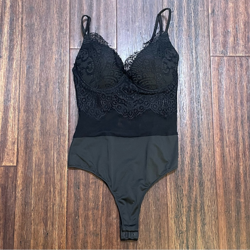SOLD Windsor Lace Bodysuit (XS)